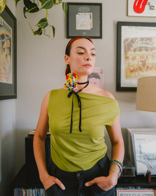 Mod Floral Rosette Choker