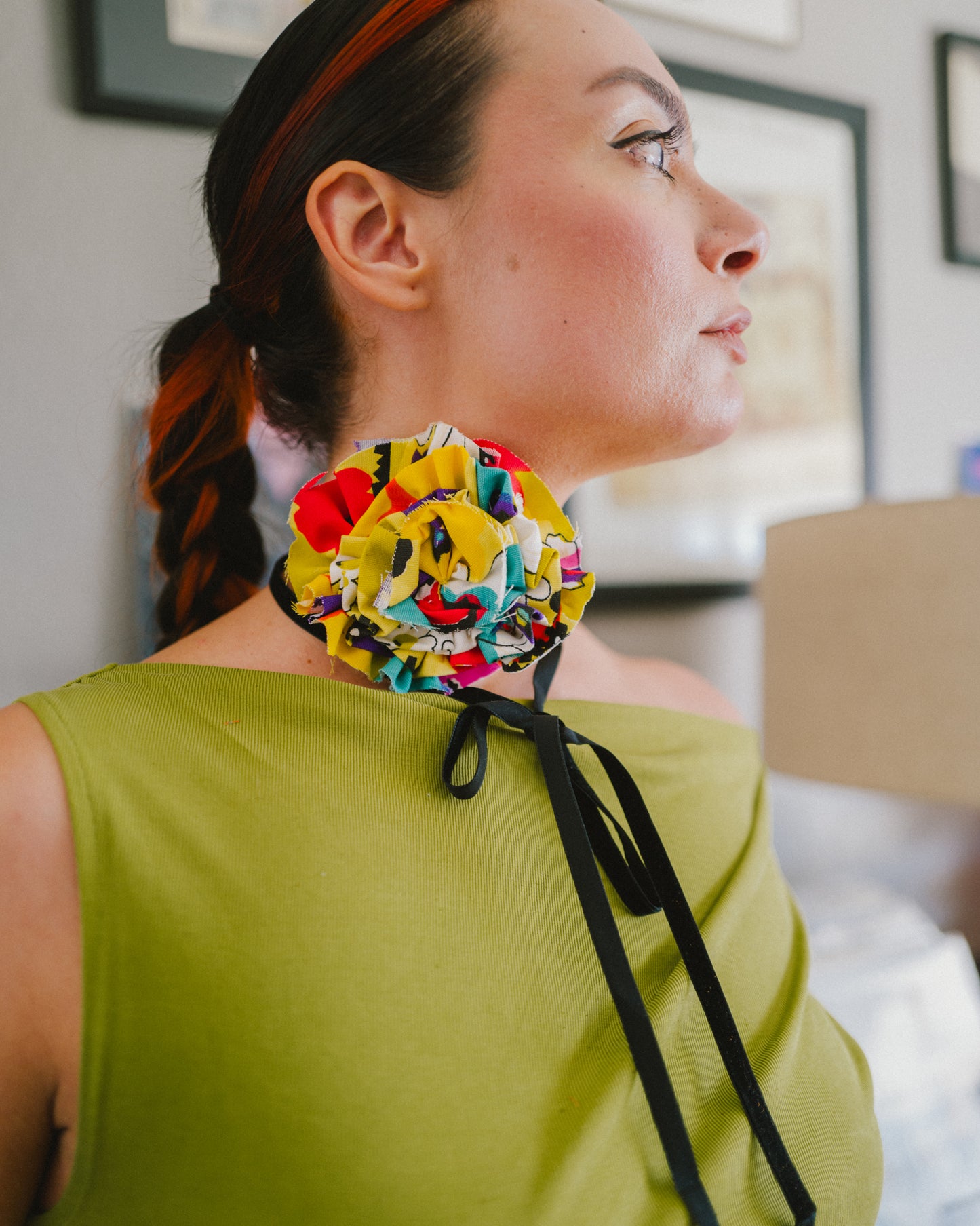 Mod Floral Rosette Choker