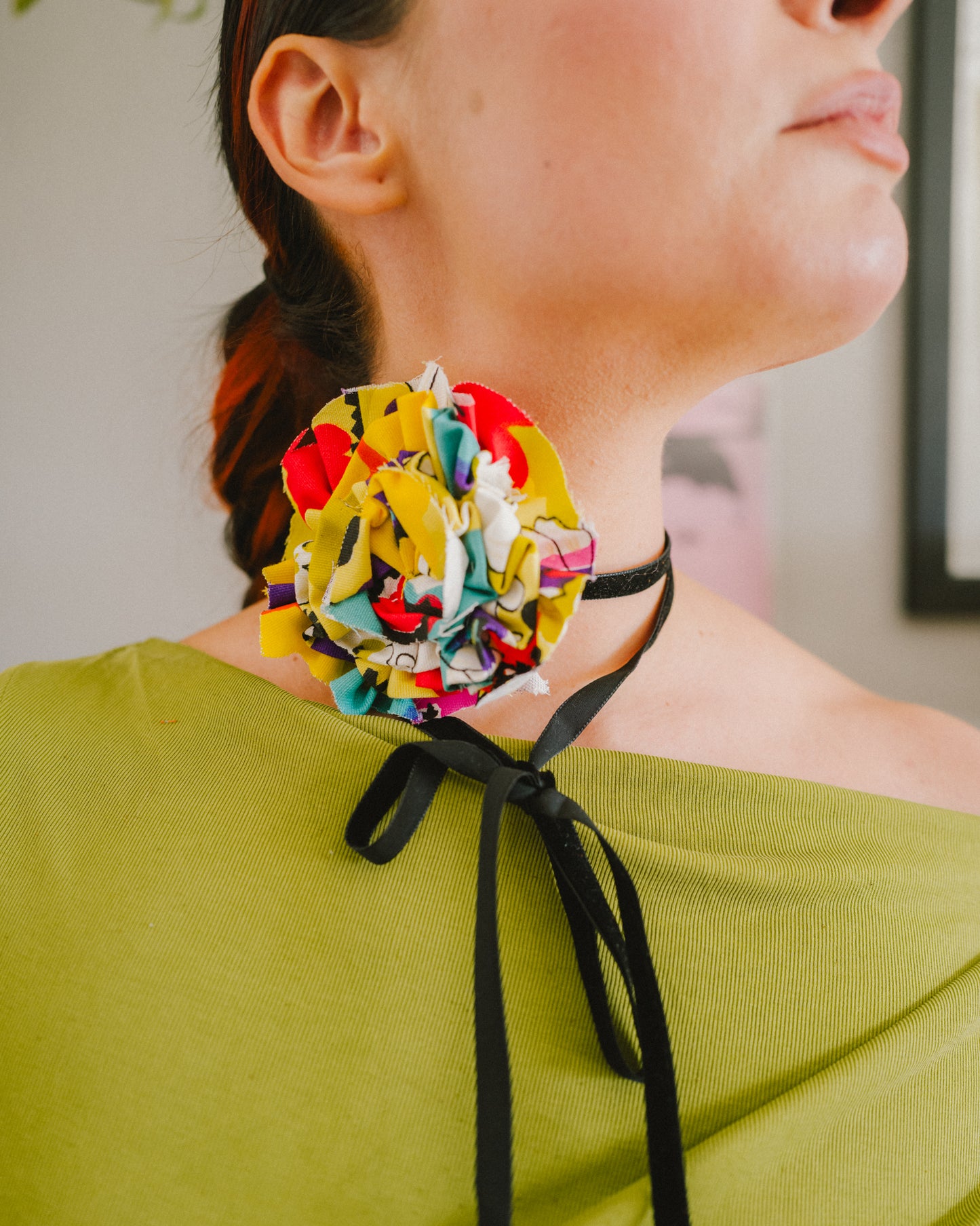 Mod Floral Rosette Choker