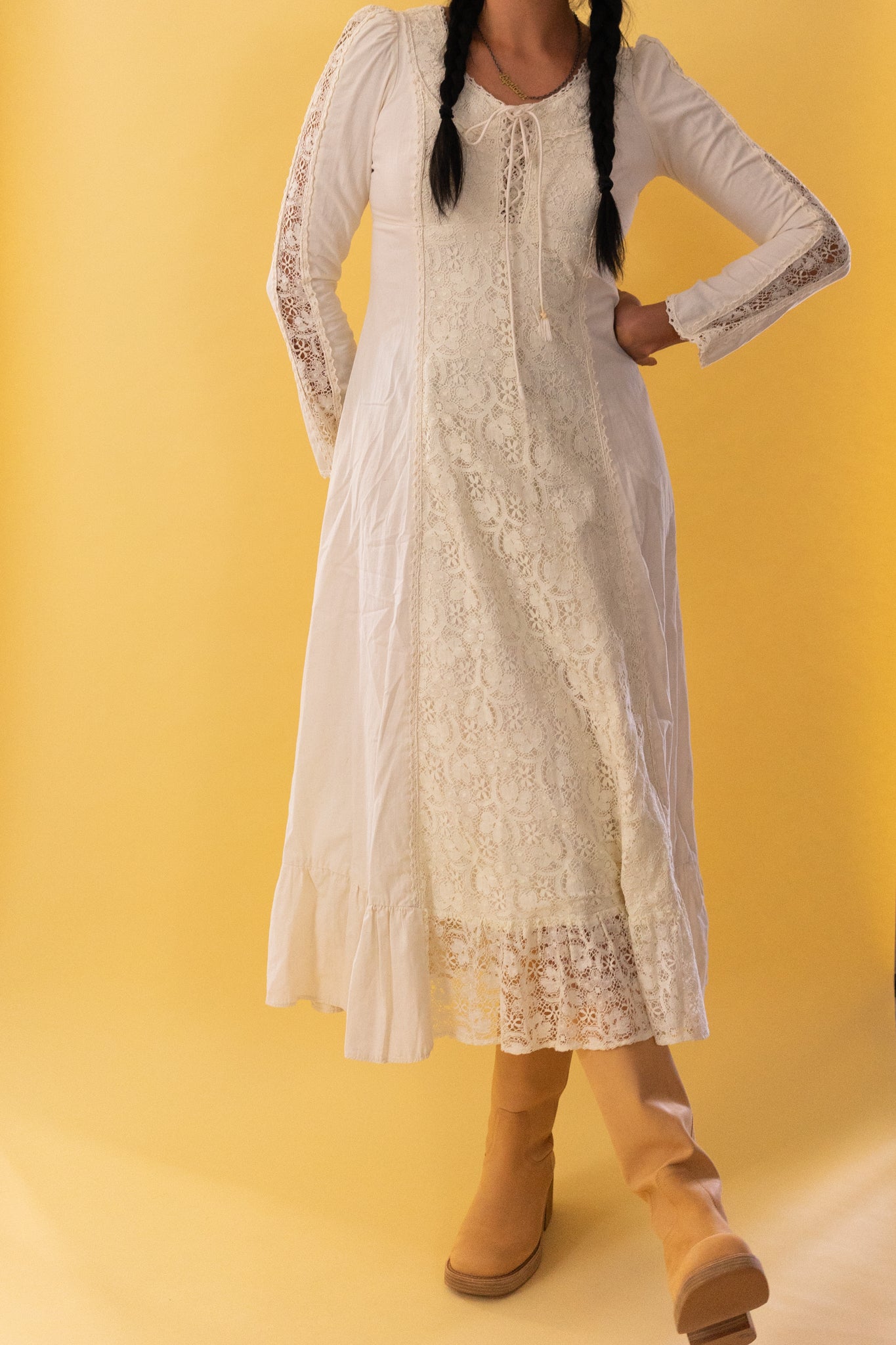 1970s Ivory Cotton and Lace Gunne Sax Dress