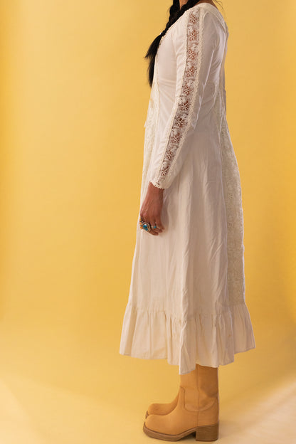 1970s Ivory Cotton and Lace Gunne Sax Dress