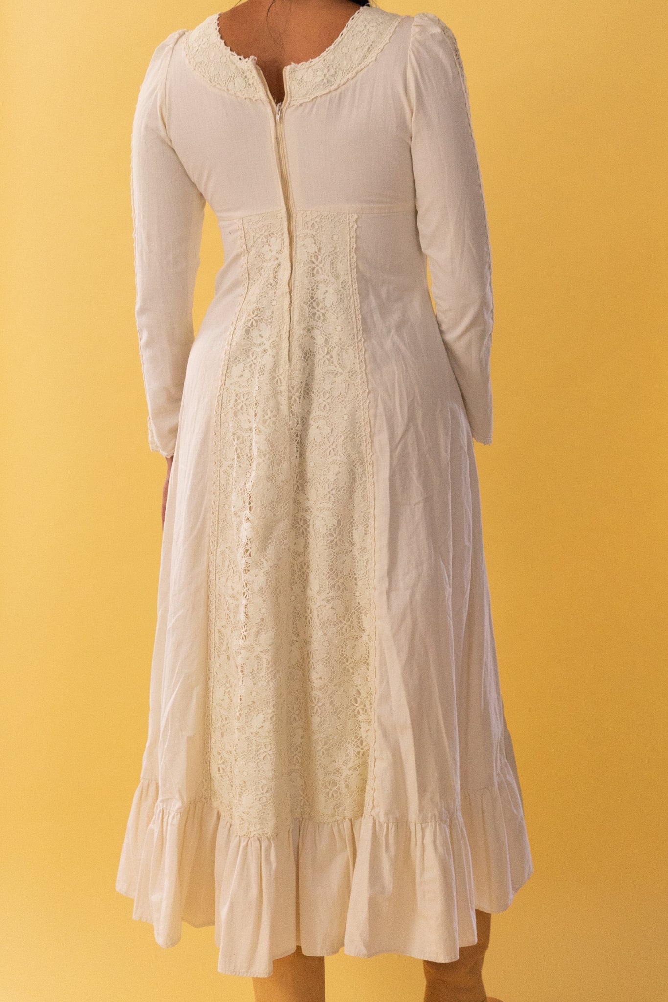 1970s Ivory Cotton and Lace Gunne Sax Dress