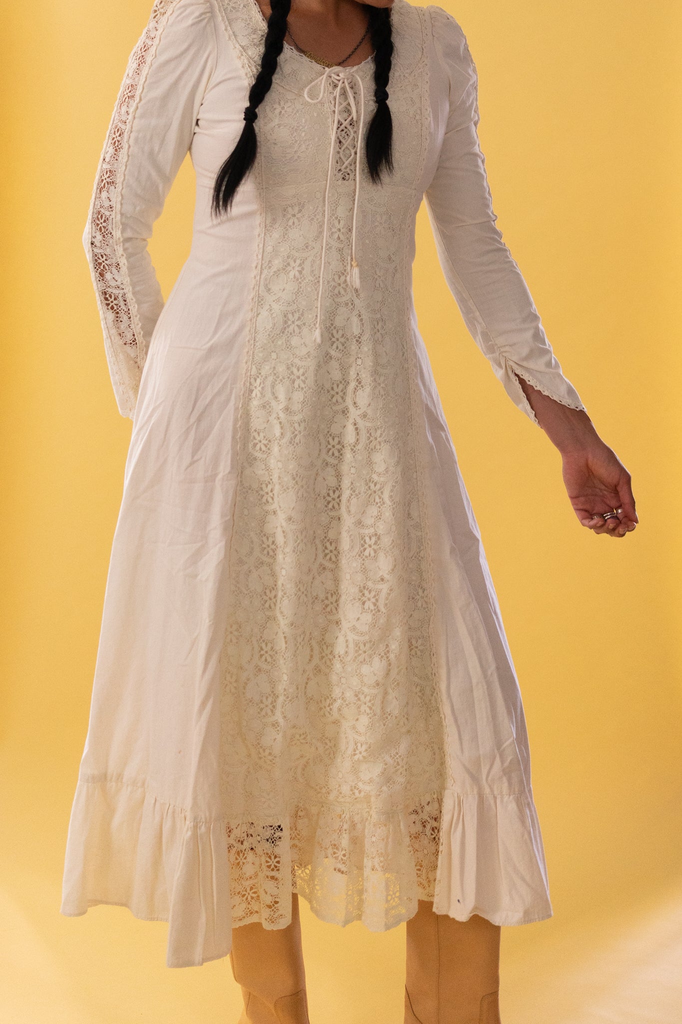 1970s Ivory Cotton and Lace Gunne Sax Dress
